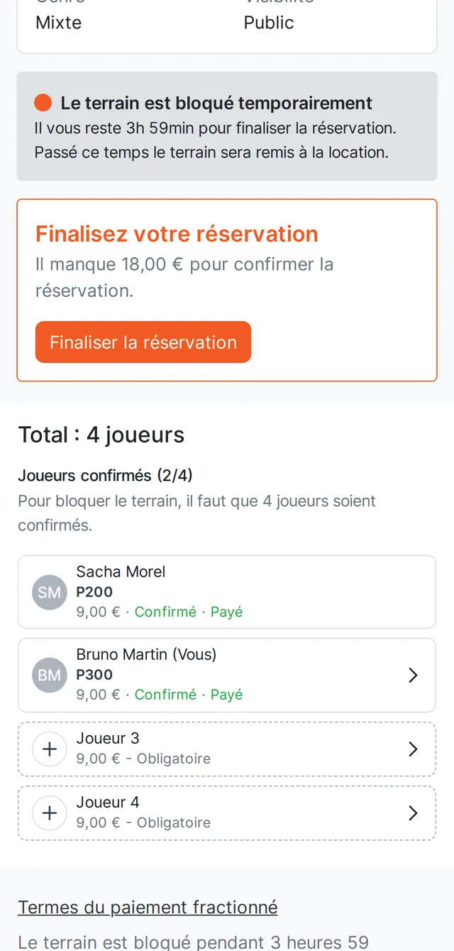 Réservation à quatre joueurs qui se remplit : deux joueurs confirmés et payés sur quatre