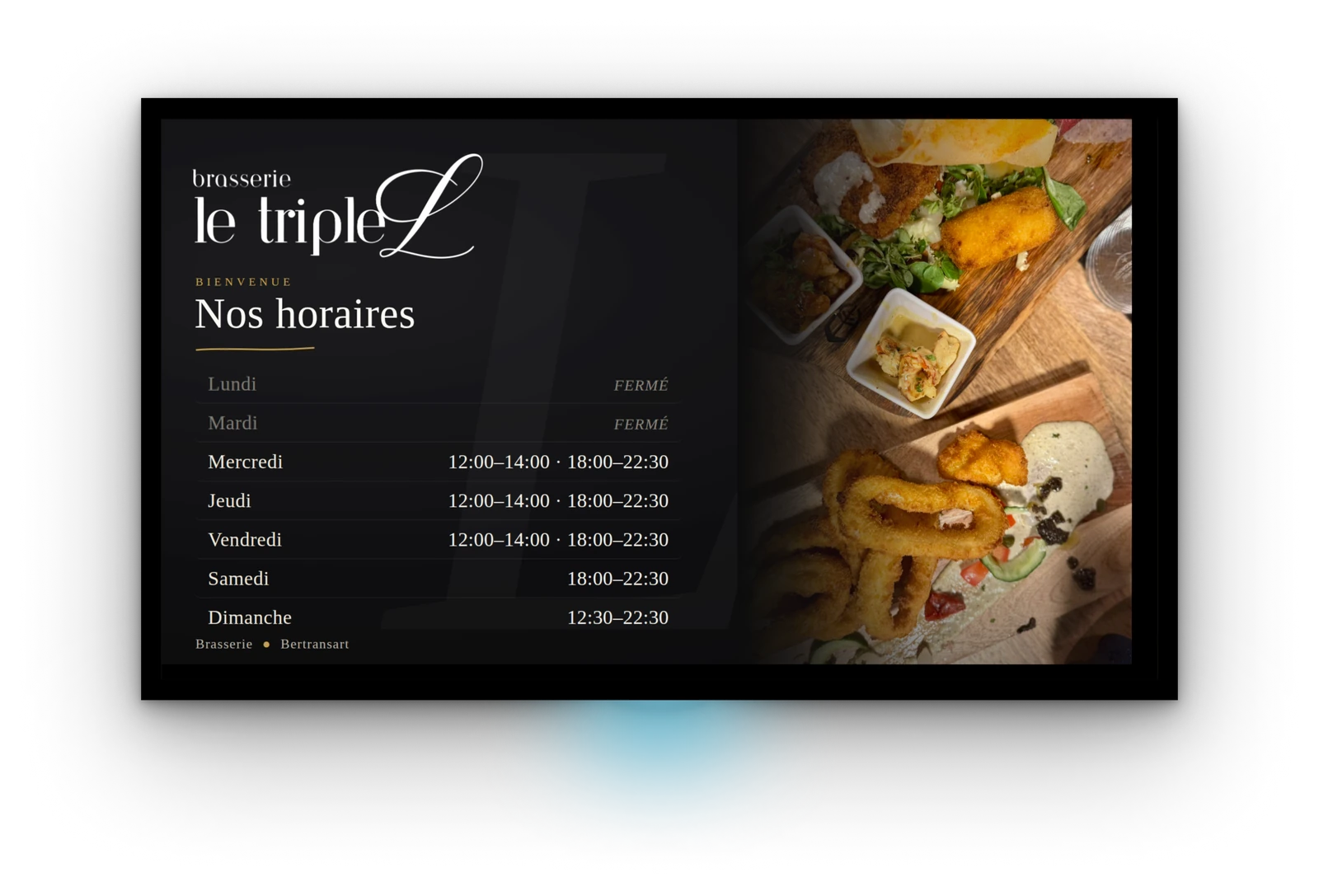 Une slide libre annonçant les horaires de la brasserie du club, photo des plats à droite